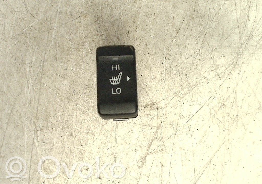Isuzu D-Max Seat heating switch 