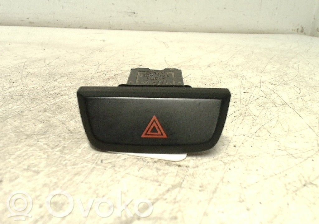 Isuzu D-Max Hazard light switch 