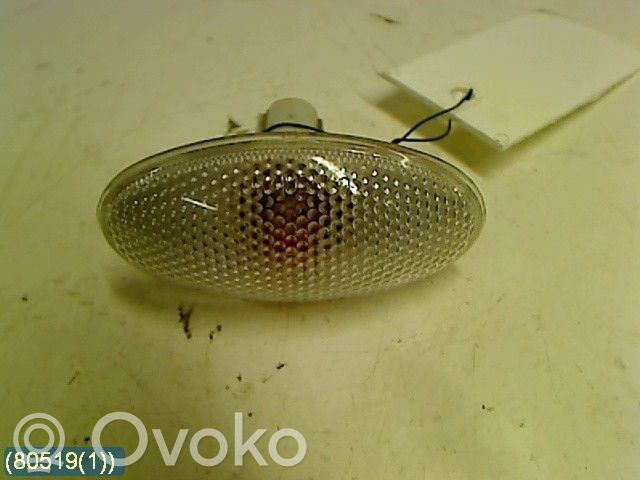 Suzuki Swift I Front fender indicator light 