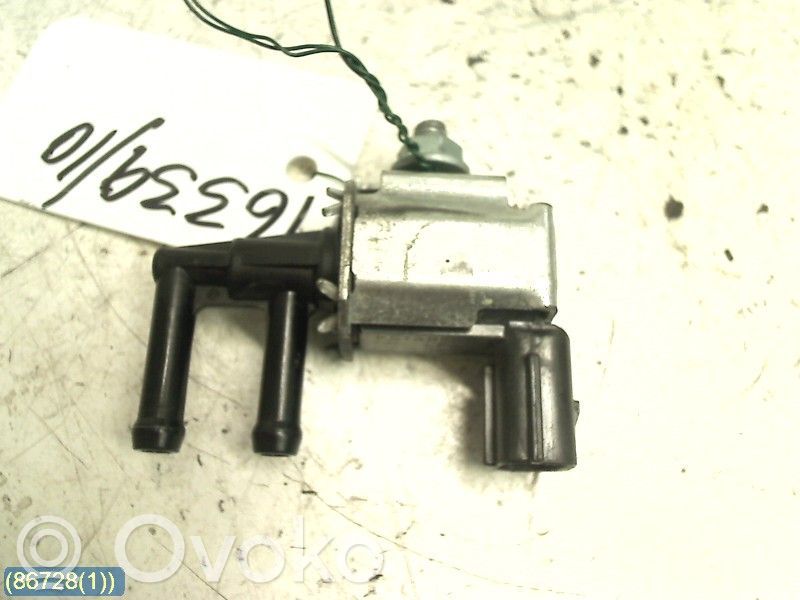 Válvula de vacío   LF4J0603,K5T48582