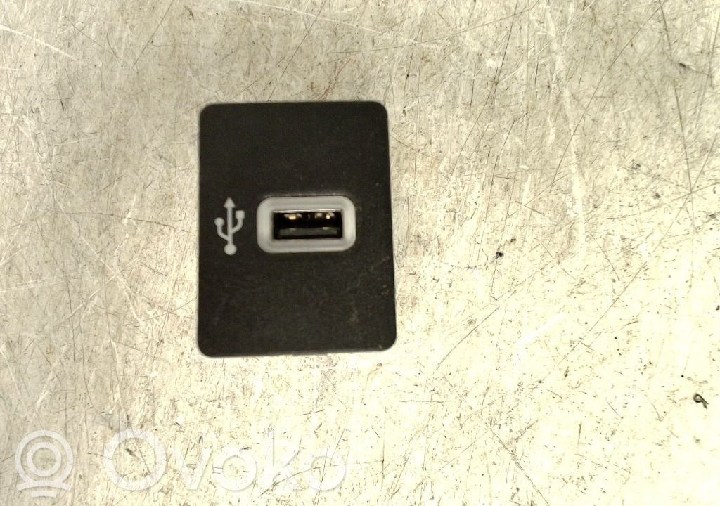 Ford Transit Custom USB savienotājs 