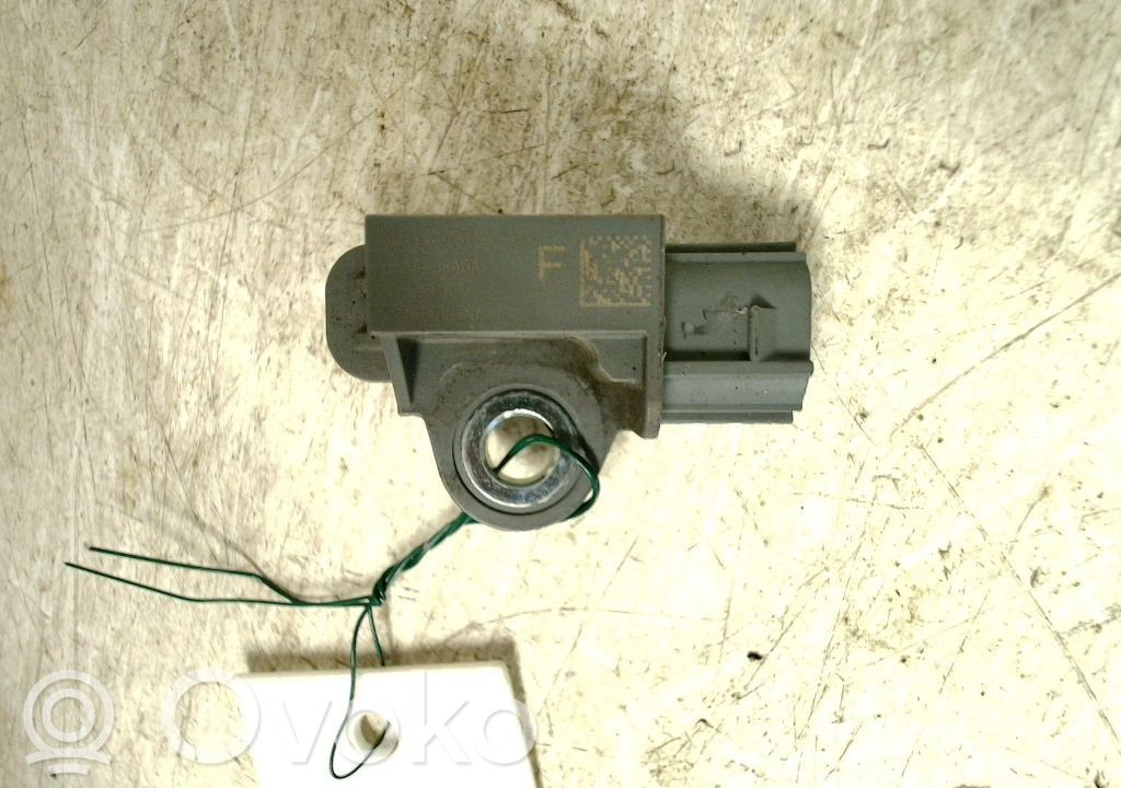 Czujnik uderzenia Airbag   985H04EA0A,985813RA0A,985813RA0A