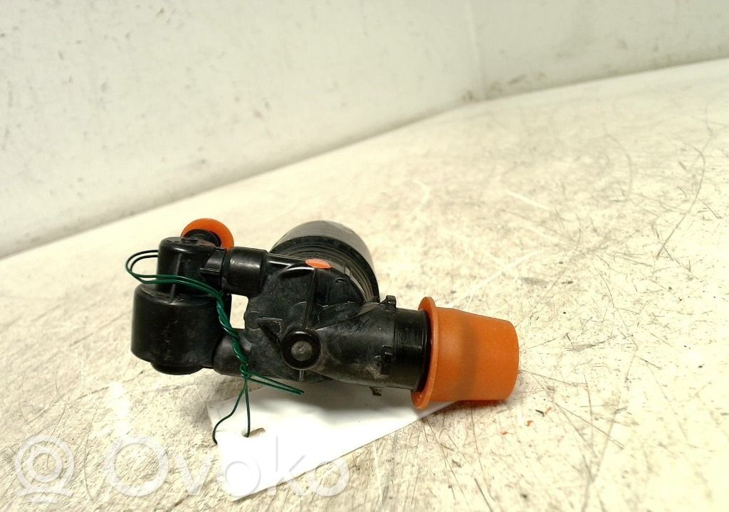 Volvo XC90 Windscreen/windshield washer pump 