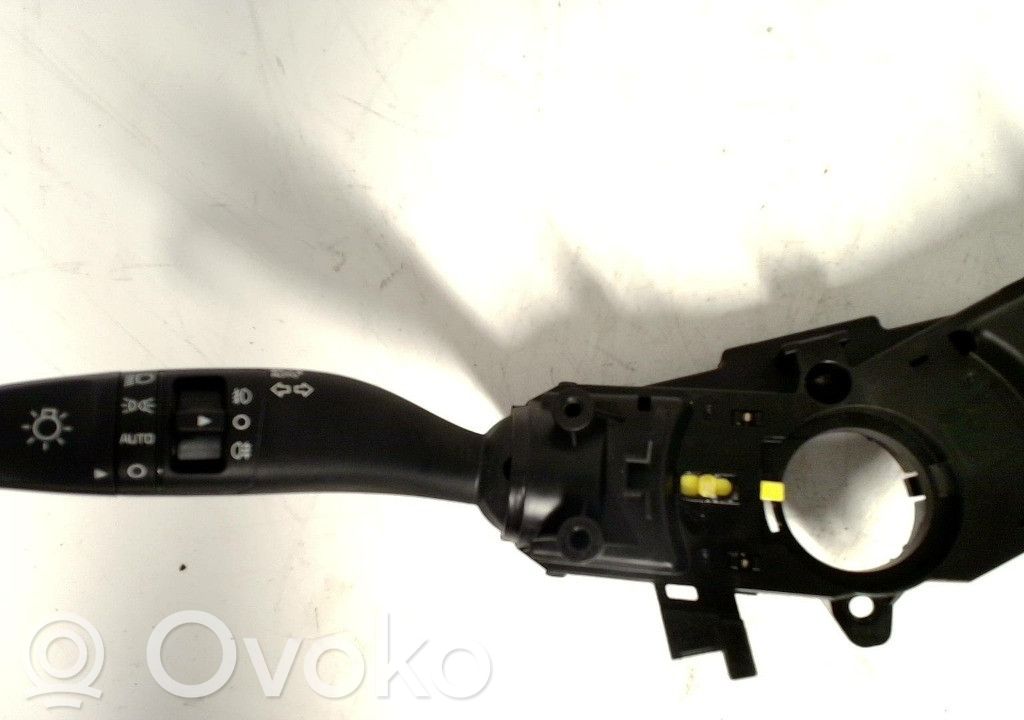 KIA Ceed Interruptor/palanca de limpiador de luz de giro 