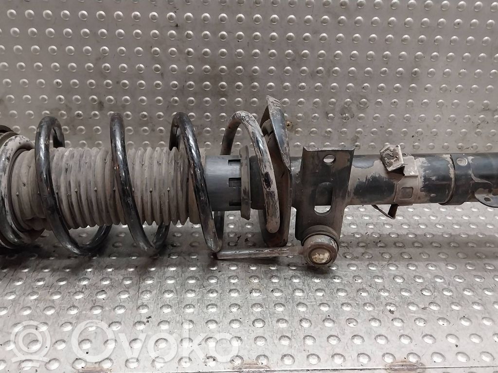 Volkswagen Polo IV 9N3 Amortyzator przedni 