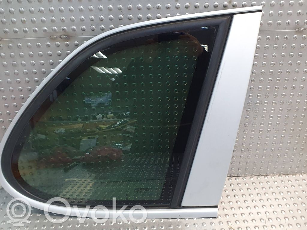 Porsche Cayenne (9PA) Rear side window 