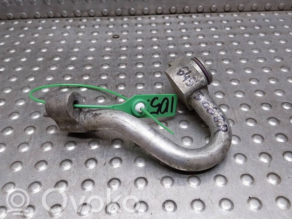 Ilmastointilaitteen putki (A/C)   6914573