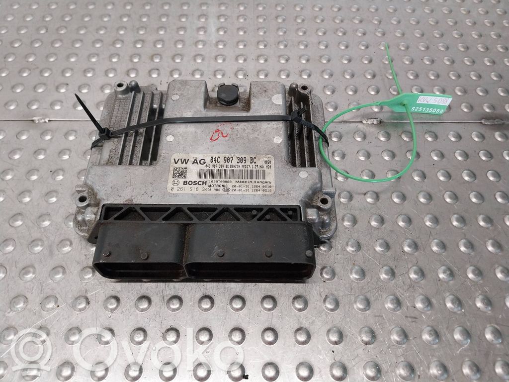 Volkswagen Polo VI Engine control unit/module 