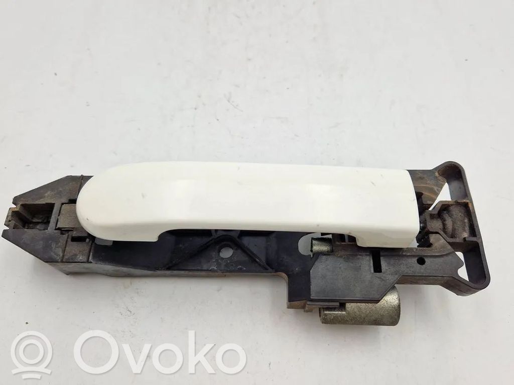 Manecilla externa puerta delantera   80640AX62C,242275