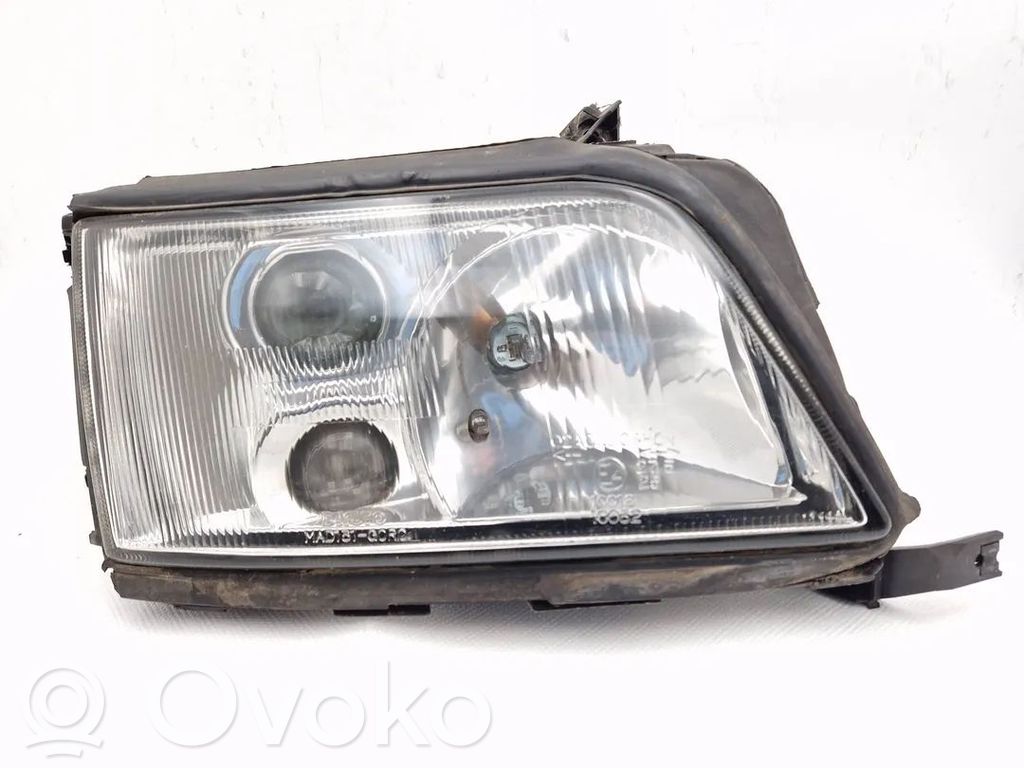 Audi A6 S6 C4 4A Scheinwerfer 