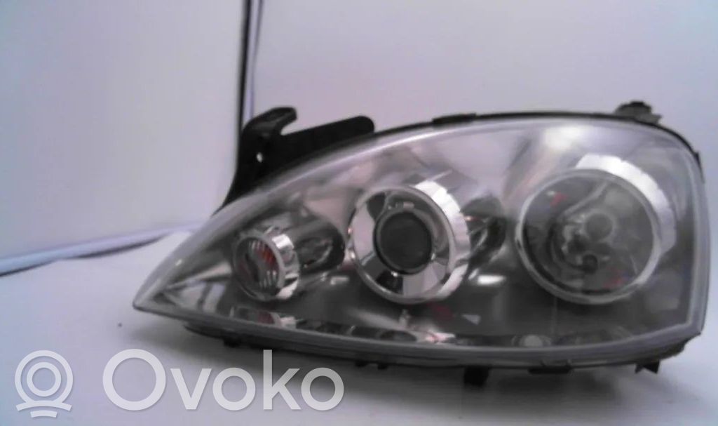 Opel Corsa C Phare frontale 