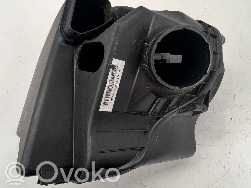 Air filter box   7532754
