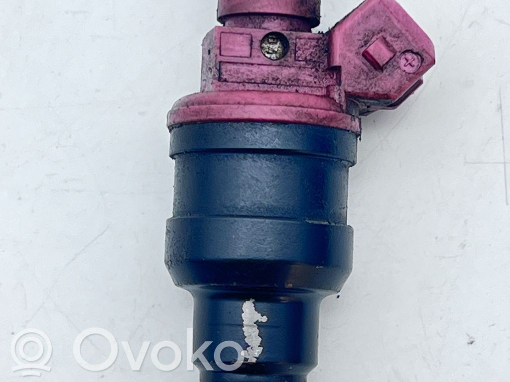 Fuel injector
