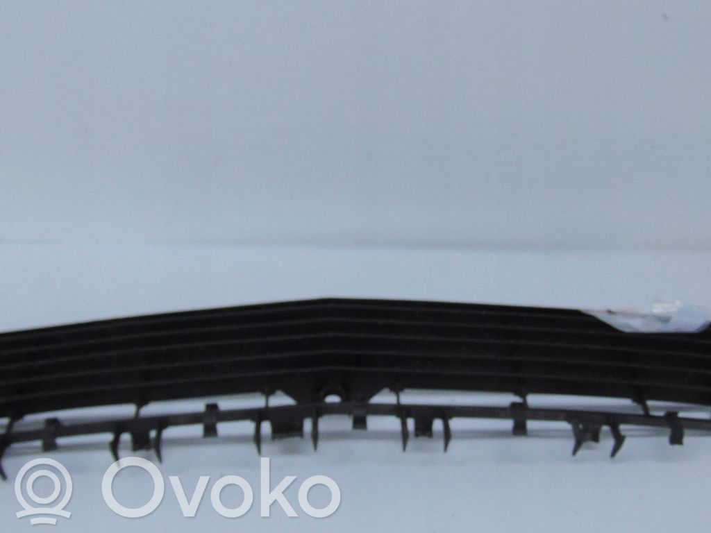 Opel Vectra C Etupuskurin alempi jäähdytinsäleikkö 
