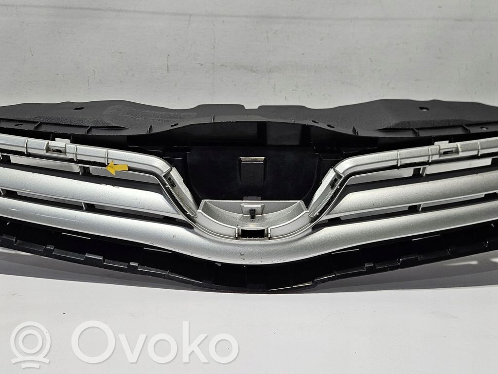 Toyota Auris 150 Maskownica / Grill / Atrapa górna chłodnicy 