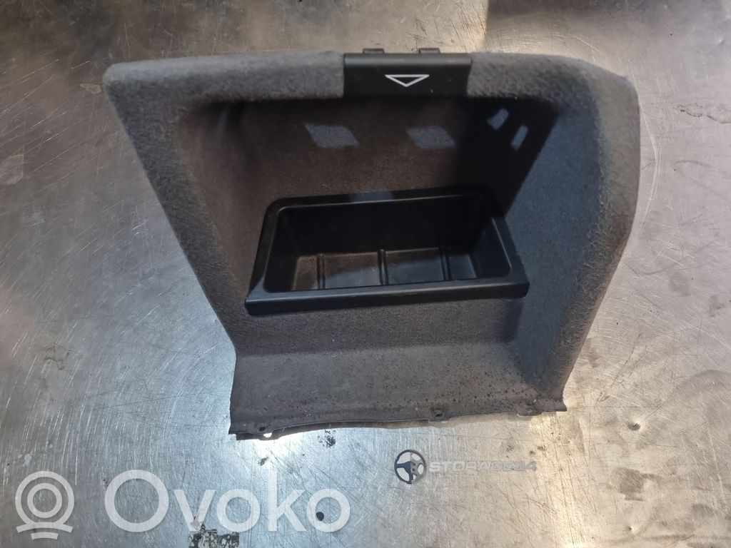 BMW 5 E39 Glove box 