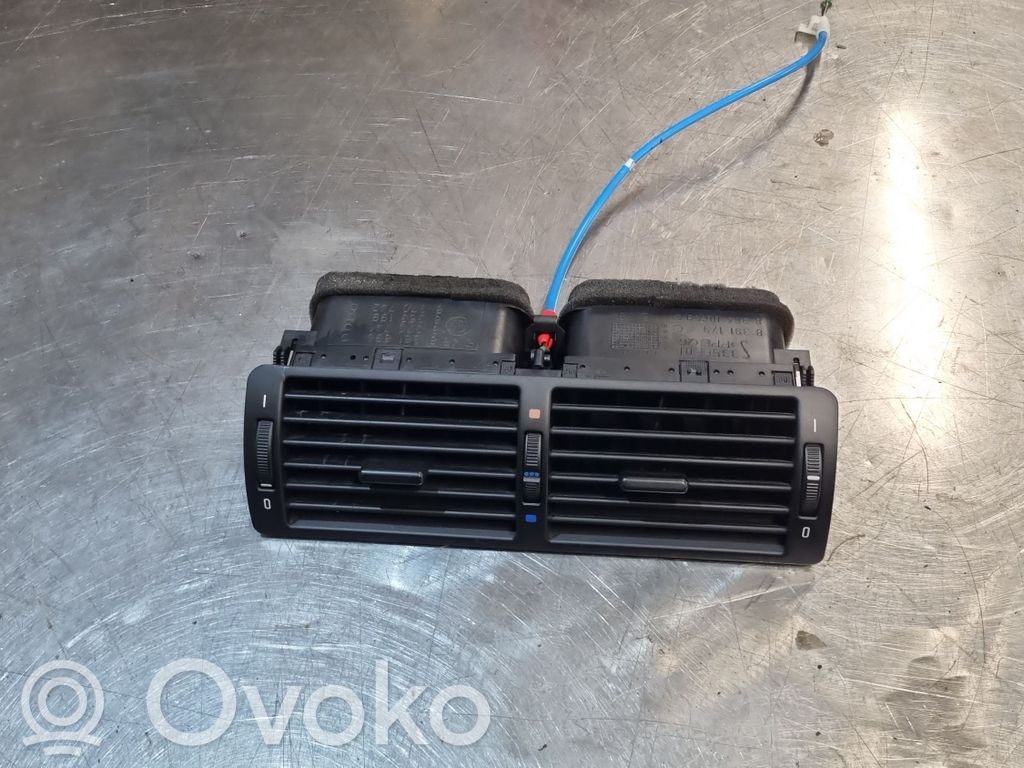BMW 5 E39 Centrinės oro grotelės 