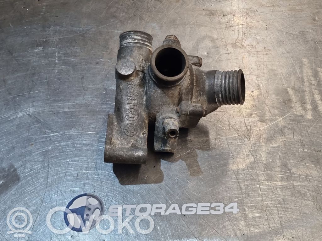 BMW 5 E34 Termostats / termostata korpuss 