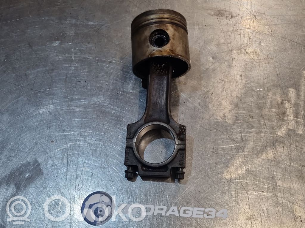 BMW 5 E34 Mäntä kiertokangella 