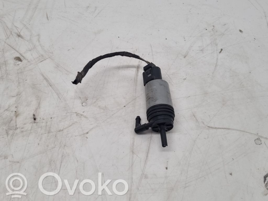 BMW 5 E60 E61 Windscreen/windshield washer pump 
