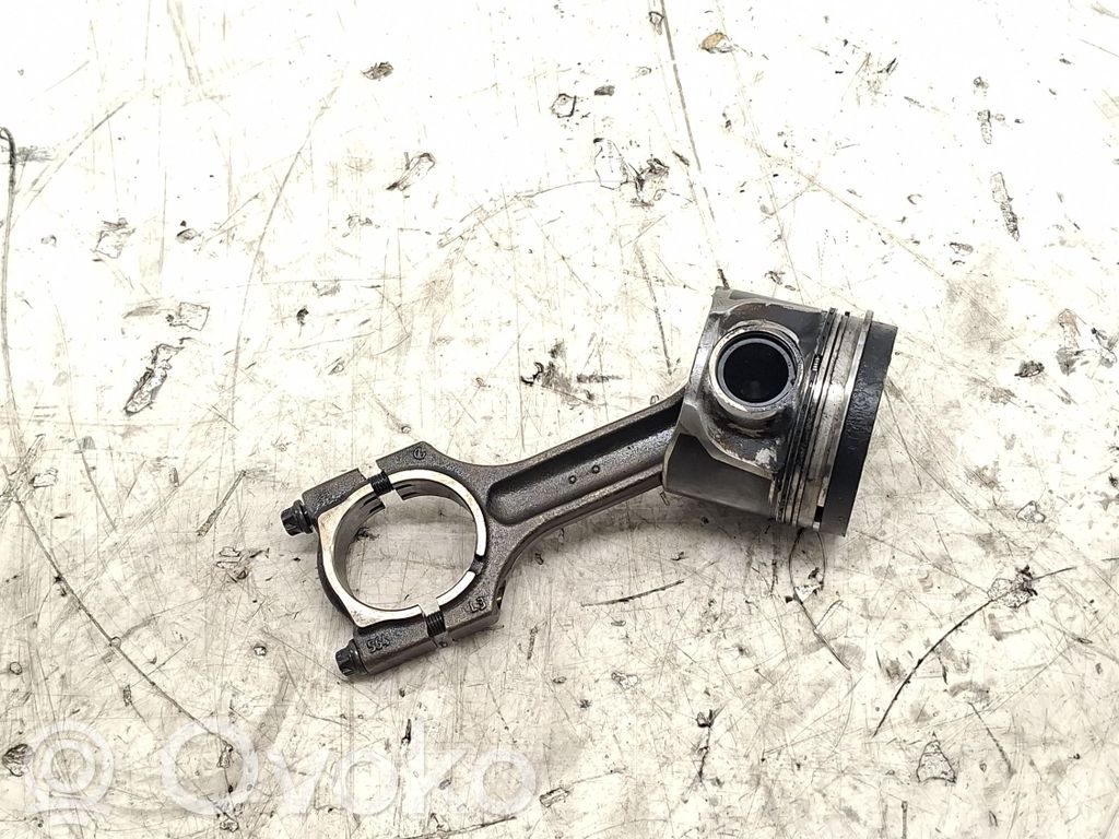 Piston avec bielle   11240307207,0307207,11257792099,7792099