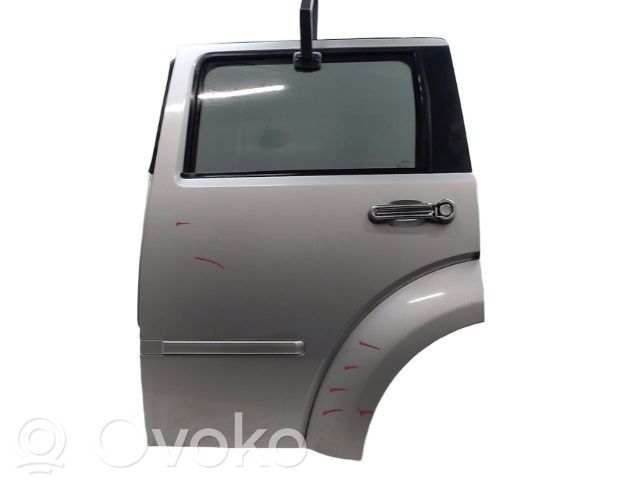 Dodge Nitro Galinės durys 