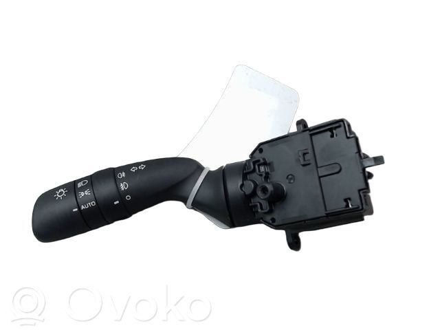 Toyota Yaris XP210 Interruptor de luz 