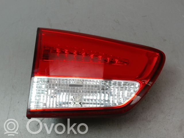 KIA Carens III Lampă spate în capacul portbagajului