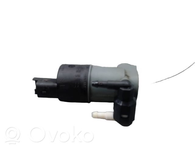 Dacia Logan I Windscreen/windshield washer pump 