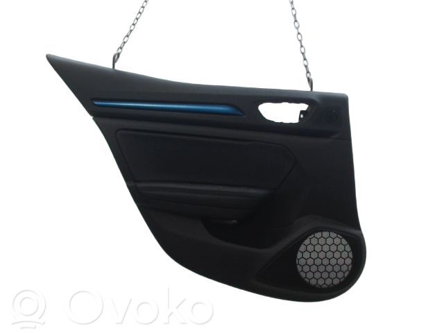 Renault Megane IV Takaoven verhoilu 