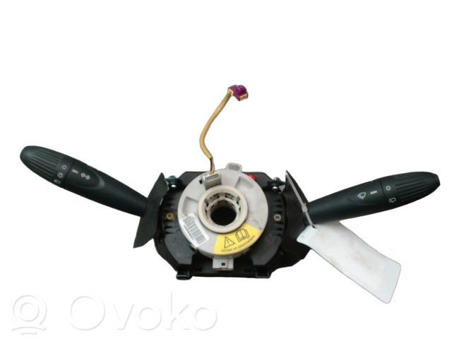 Ford Ka Commodo, commande essuie-glace/phare 
