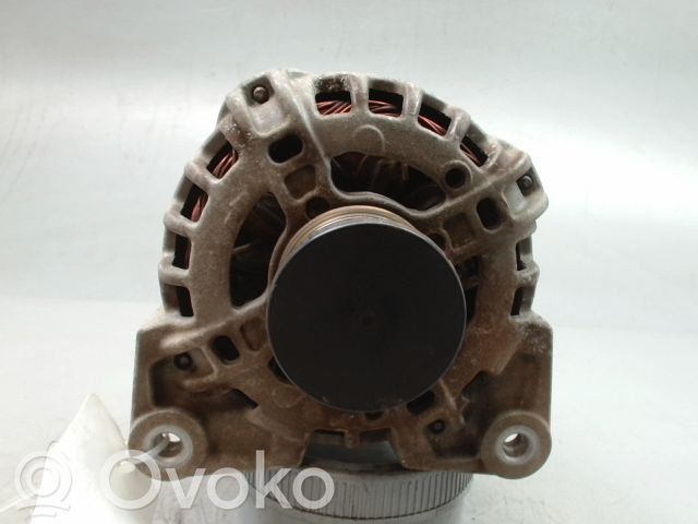 Renault Clio IV Generatore/alternatore 