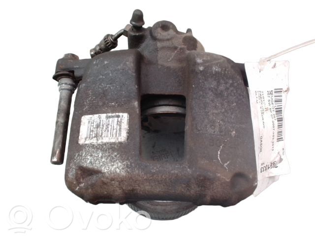 Peugeot 207 Zacisk hamulcowy przedni