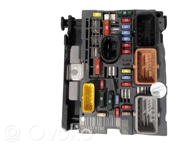 Citroen Berlingo Ramka / Moduł bezpieczników 