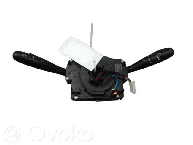Peugeot 207 Interruptor/palanca de limpiador de luz de giro 