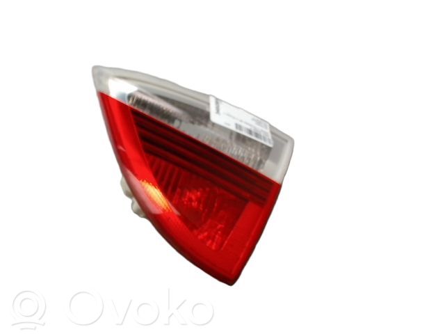 Lampy tylnej klapy bagażnika   63217160064,040771EA,0658934,0658937,10083041,1216092,1216692,16200938,2216836,2TZ010083041,2TZ354418041,354418041,404066,42350545,4441313RUE,50182639,50182659,50182677,63210411419,63216937460,63217160064,63217183842,6937460,714027620801,7160064,BM0244175,BM0264165