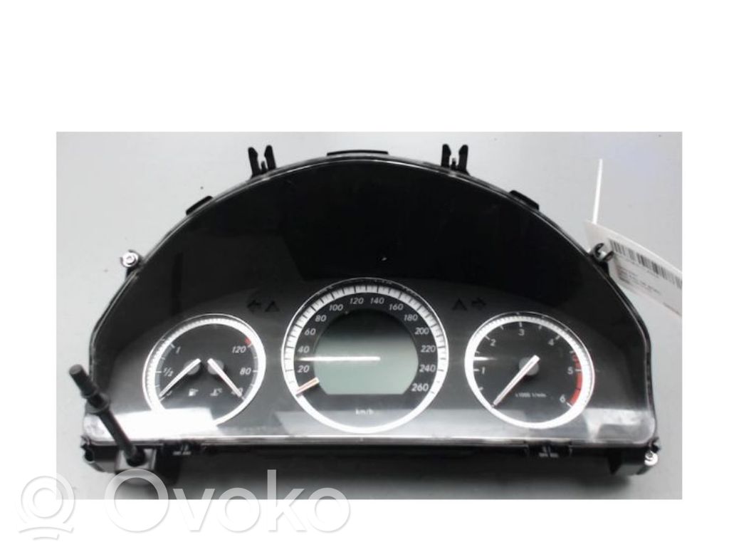 Mercedes-Benz C W204 Nopeusmittari (mittaristo)