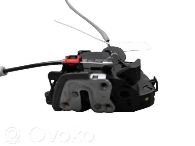 Renault Megane E-Tech Takaoven lukko 