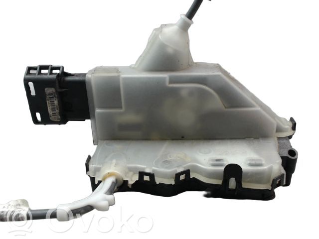 Opel Mokka X Rear door lock 