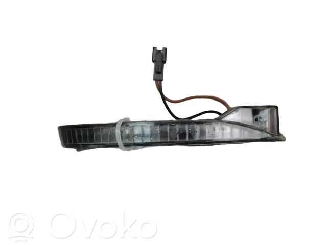 Dacia Spring Semnalizator pe oglindă 