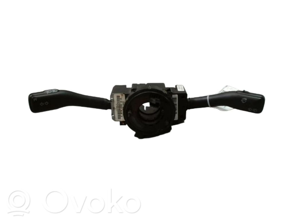 Volkswagen Golf SportWagen Bloc semnalizator și ștergător parbriz 