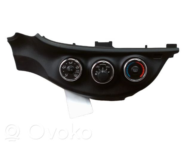 Toyota Yaris Panel klimatyzacji 