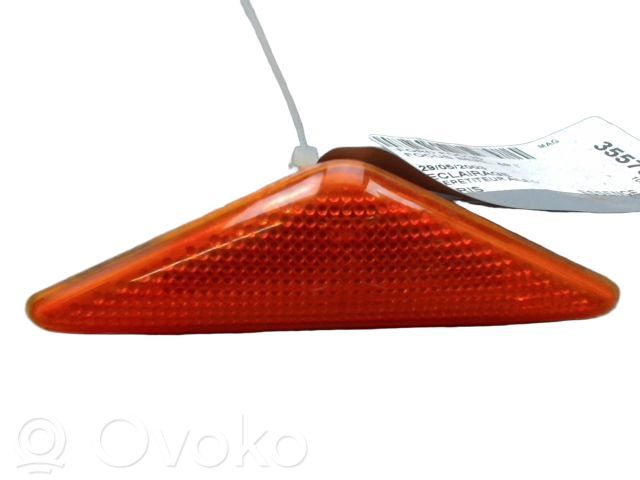 Front fender indicator light   4364357,1063385,1063835,1065645,1415078,15316519,15316539,1828913,185759001,1858916,1861913,3107399,3113399,3133399,4311404NUEY,4333985,4355478,4364357,44081560,44091560,44181560,4496772,4517451,509047,509053,509119,718120101250,FD1074139,FD4204139,XS4113K309AA,XS4X13K309AA,XS4X13K309AD,XS4X13K309AE
