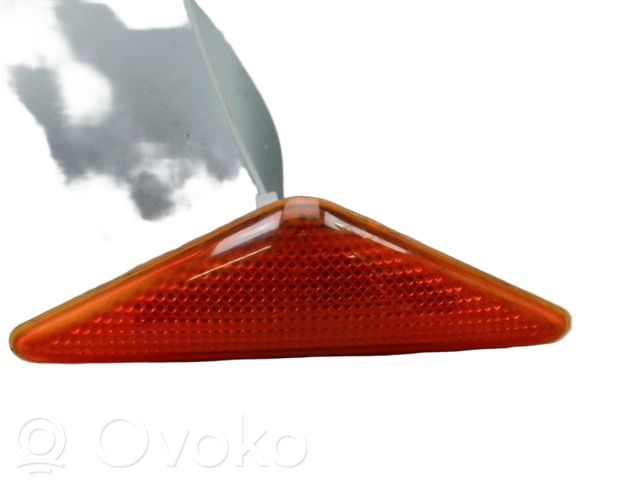 Ford Focus Etupuskurin suuntavilkku 