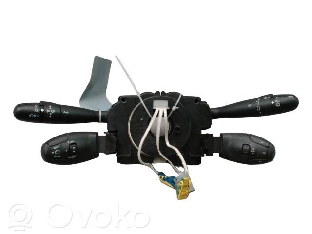 Peugeot 307 Wiper turn signal indicator stalk/switch 