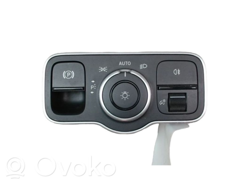 Mercedes-Benz A W177 Interruttore luci