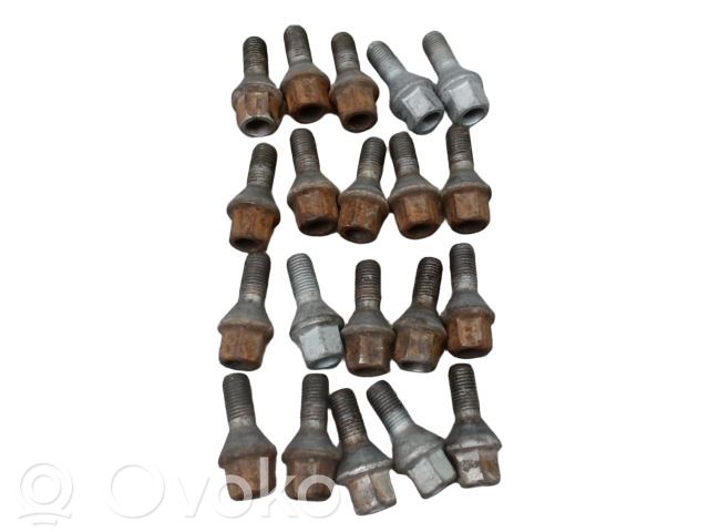 Tuercas/tornillos   7703003008,7703003008