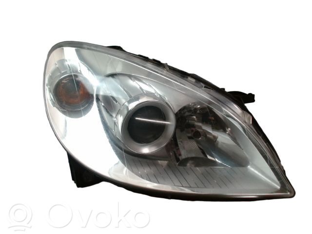 Mercedes-Benz B W245 Lampa przednia 