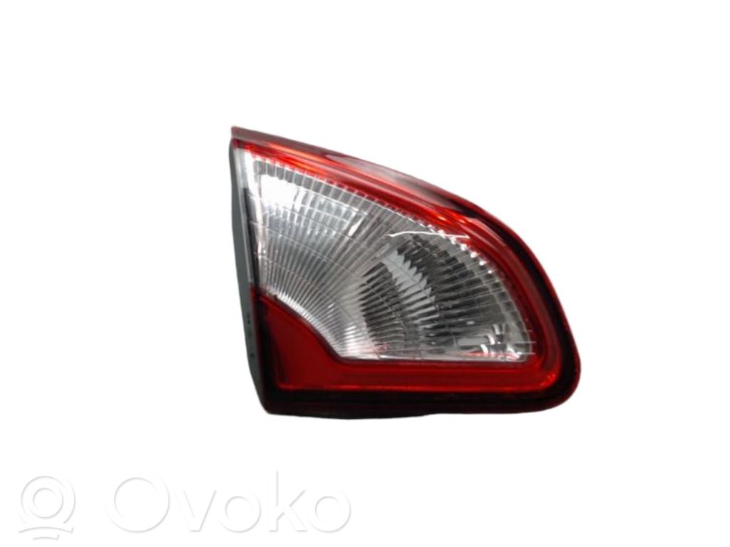 Nissan Qashqai Luci posteriori del portellone del bagagliaio