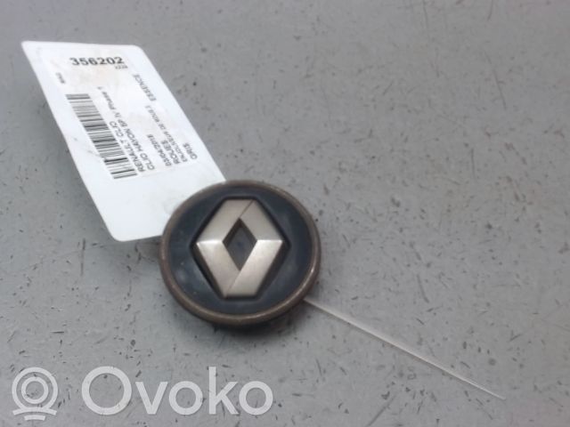 Renault Clio IV Alkuperäinen pölykapseli 